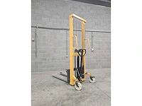 Handmatige stapelaar – 1000 kg / hefhoogte 1600mm - afbeelding 3 van  6