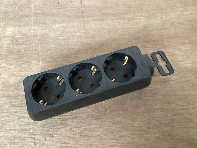 Handson stekkerdoos 3 voudig randaarde (64x) - afbeelding 1 van  4
