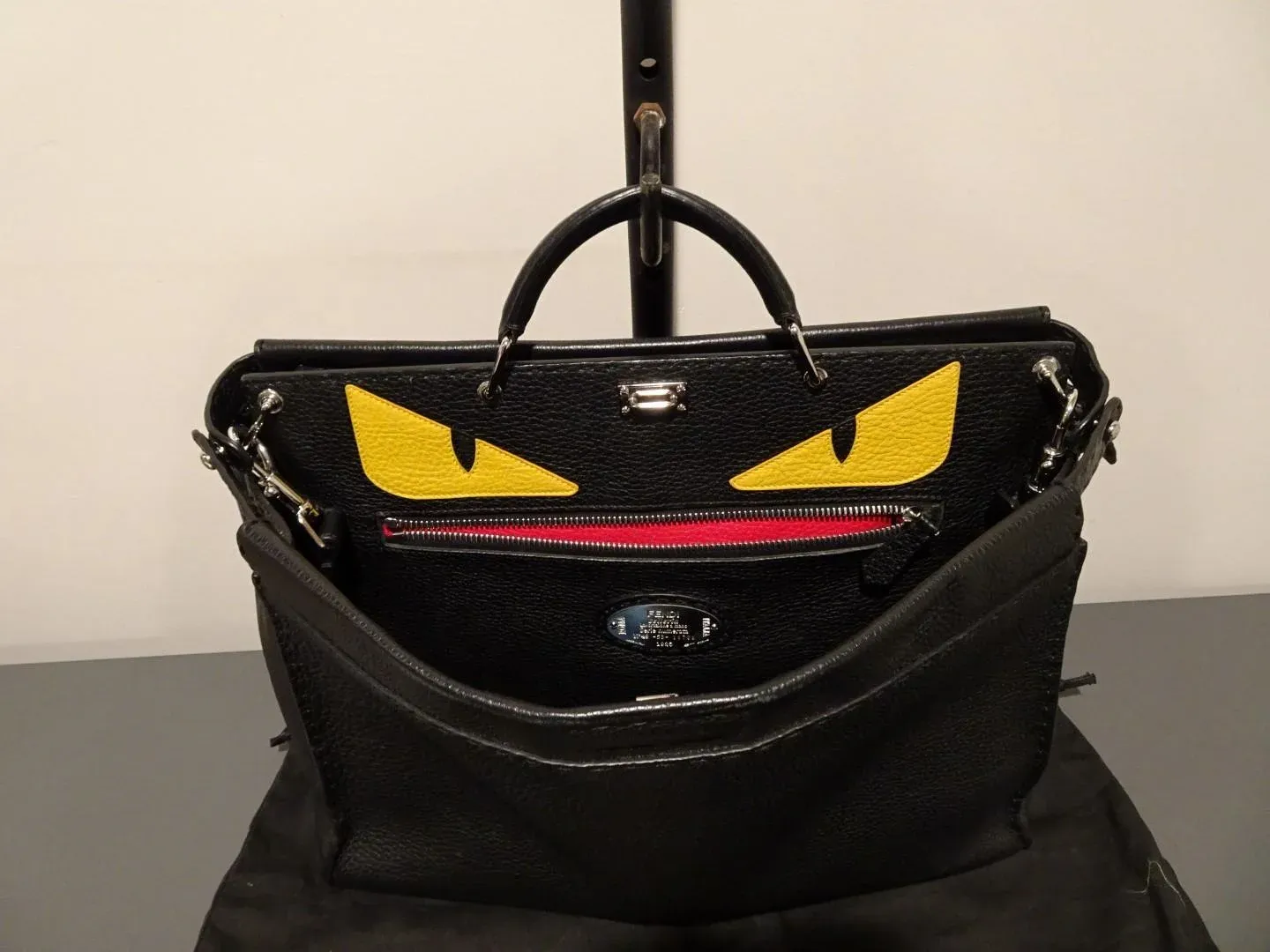 Handtas fendi sale