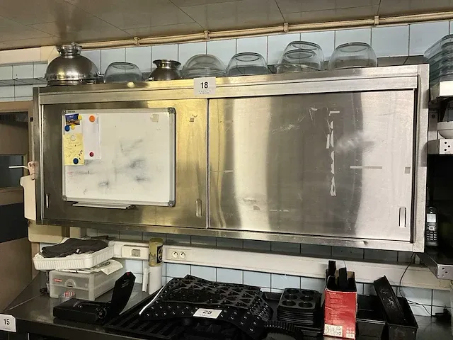 Hangende rvs opbergkast - afbeelding 1 van  2