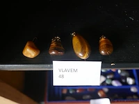 Hangertjes in natuursteen - afbeelding 1 van  1