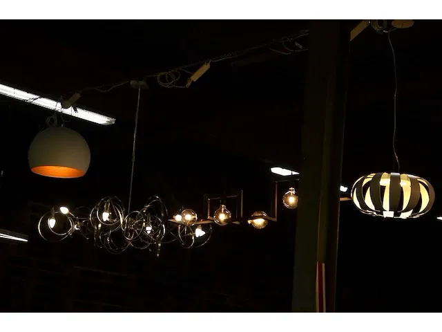 Hanglamp wit met gouden binnenkant - afbeelding 2 van  4