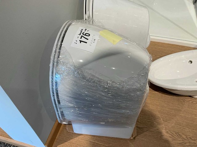 Hangtoilet (2x) x wastafel laufen - afbeelding 2 van  6