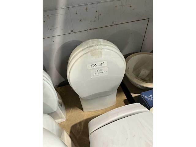 Hangtoilet (3x) + staande toilet - afbeelding 4 van  5