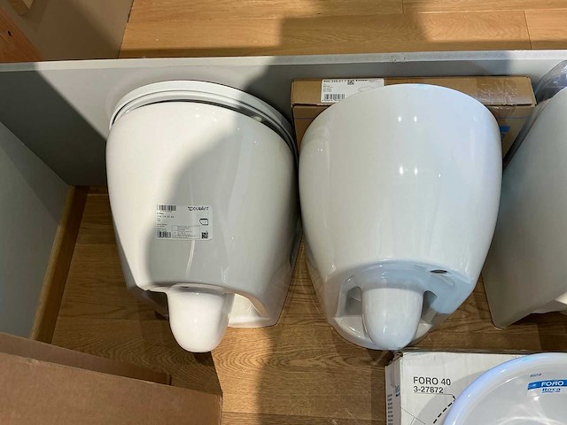 Hangtoilet (4x) - afbeelding 2 van  9