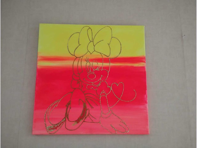 Hannes d'haese minie mouse on the beach - afbeelding 2 van  2