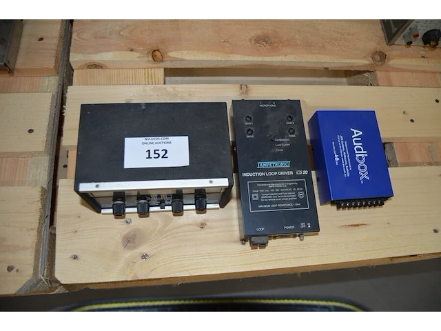 Hansen fs-20b swr power modulation meter, ampetronic induction loop driver ild20, audibox power supply 15v - afbeelding 1 van  6