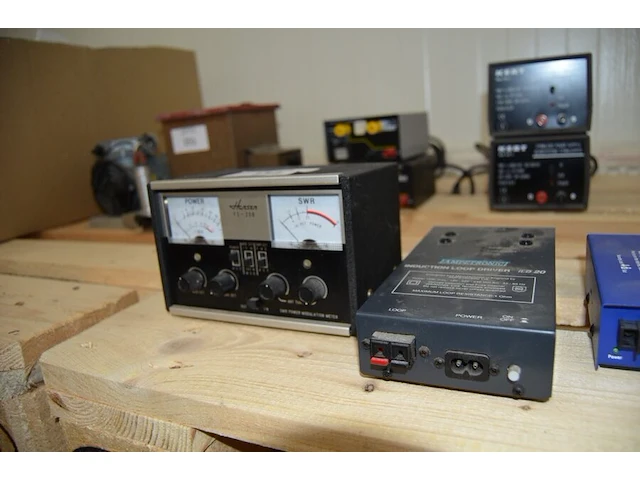 Hansen fs-20b swr power modulation meter, ampetronic induction loop driver ild20, audibox power supply 15v - afbeelding 5 van  6