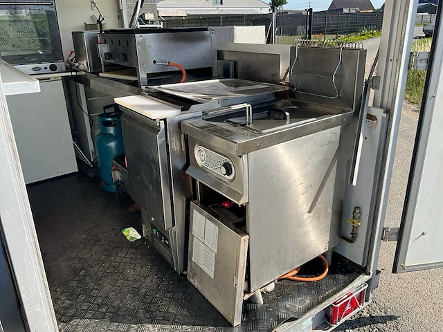 Hapert foodtruck aanhangwagen - afbeelding 5 van  41