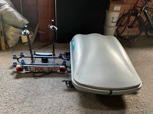 Hapro 500 dakkoffer met dakdrager en fietsenrek - afbeelding 1 van  4