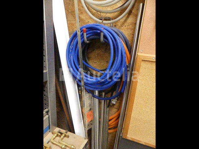 Hardware, pneumatische slangen, draadstangen, ... - afbeelding 7 van  16