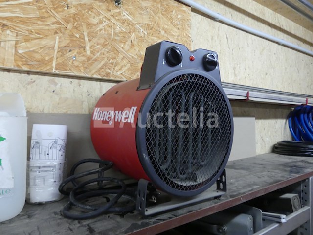 Hardware, pneumatische slangen, draadstangen, ... - afbeelding 1 van  16