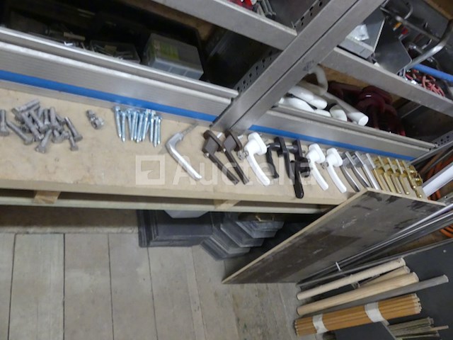Hardware, pneumatische slangen, draadstangen, ... - afbeelding 16 van  16