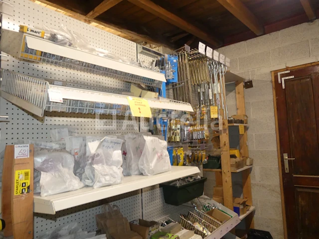 Hardware, schroeven, diverse bouten - afbeelding 13 van  19