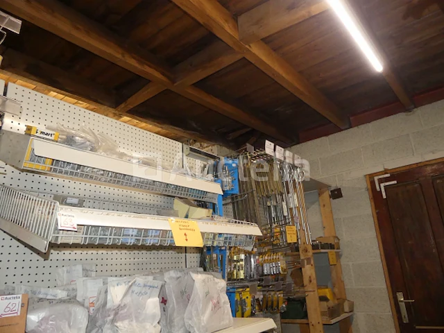 Hardware, schroeven, diverse bouten - afbeelding 14 van  19