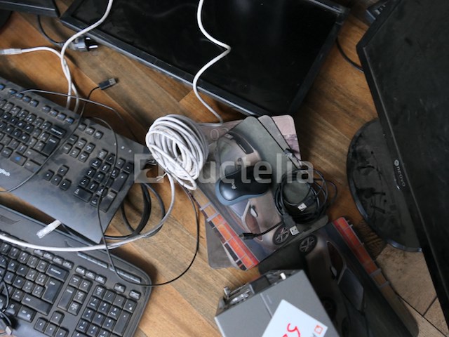 Hardware - afbeelding 10 van  13