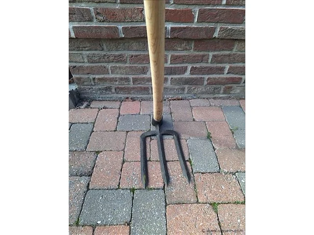 Hark met houten steel - afbeelding 2 van  2