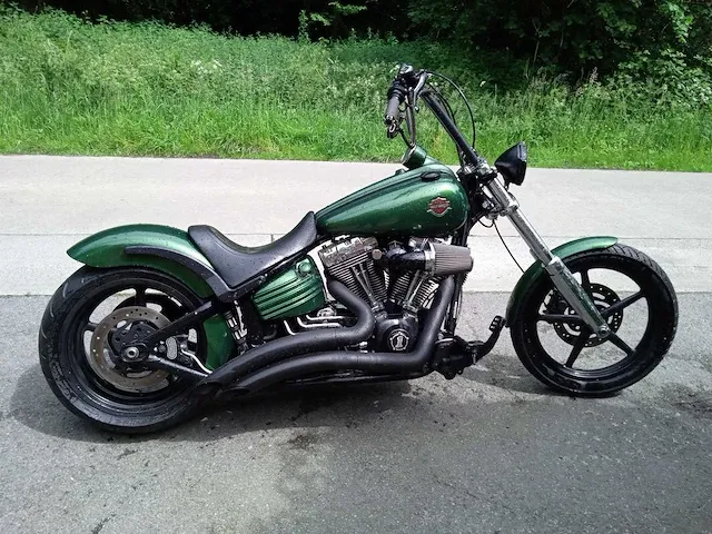 Harley davidson - rocker c - motorfiets - afbeelding 1 van  4