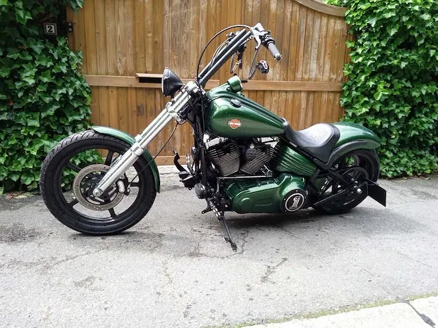 Harley davidson - rocker c - motorfiets - afbeelding 2 van  4