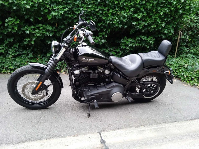 Harley davidson - street bob - motorfiets - afbeelding 1 van  6