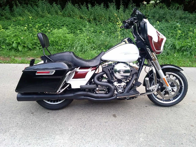 Harley davidson - street glide - motorcycle - afbeelding 1 van  11