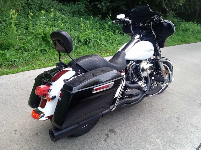 Harley davidson - street glide - motorcycle - afbeelding 9 van  11