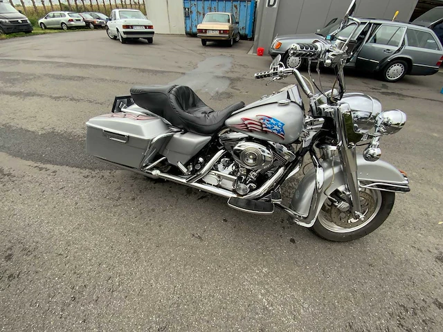 Harley davidson - street glide flhd - street-glide - oldtimer motor - afbeelding 16 van  20