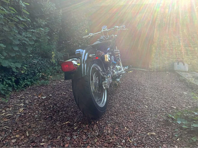 Harley-davidson dyna super glide custom motorfiets - afbeelding 33 van  36