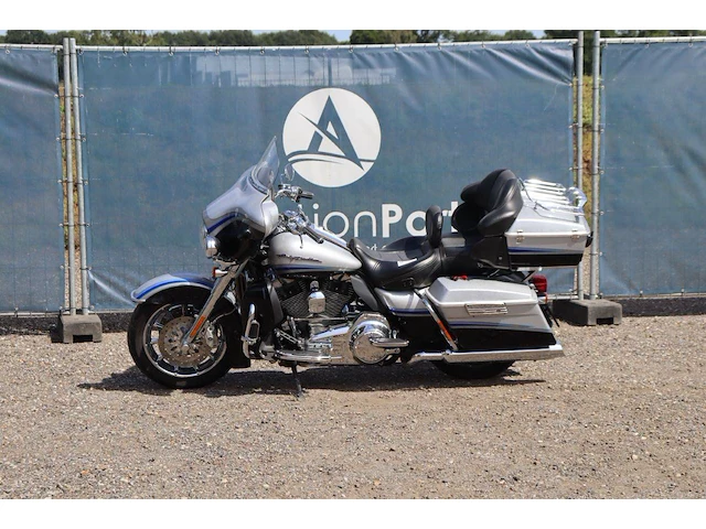Harley-davidson flhtcuse4 benzine 94pk 2009 - afbeelding 1 van  1