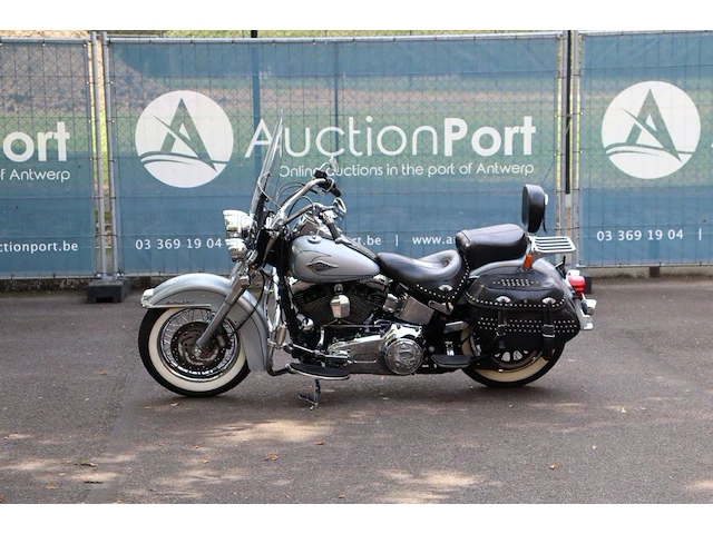 Harley-davidson heritage softail benzine 2010 - afbeelding 1 van  1