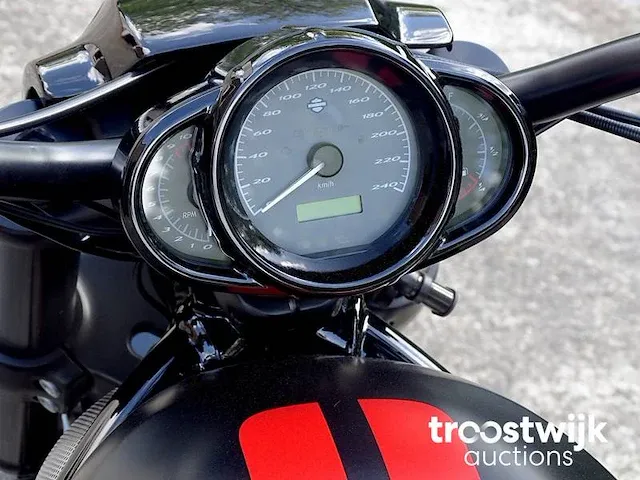 Harley-davidson (vrscdx) night rod special "guns n' roses" - afbeelding 13 van  35