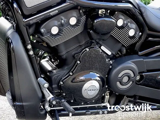 Harley-davidson (vrscdx) night rod special "guns n' roses" - afbeelding 14 van  35