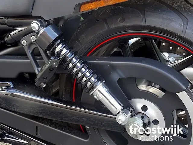 Harley-davidson (vrscdx) night rod special "guns n' roses" - afbeelding 15 van  35