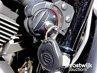 Harley-davidson (vrscdx) night rod special "guns n' roses" - afbeelding 21 van  35