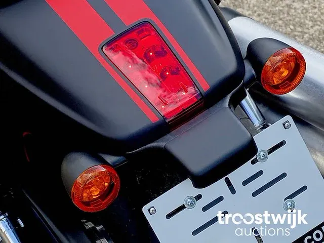 Harley-davidson (vrscdx) night rod special "guns n' roses" - afbeelding 24 van  35
