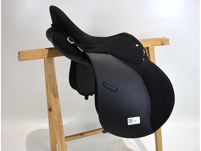 Harry's horse zadel 16,5inch - afbeelding 1 van  5