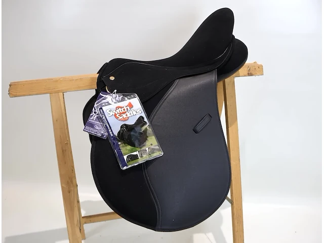 Harry's horse zadel 16,5inch - afbeelding 2 van  5