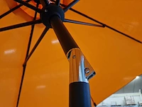 Hartman alu parasol dia 300cm kleur oranje met tiltfunctie - afbeelding 4 van  5