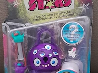 Hasbro lock stars paars met oog 6 cm - afbeelding 1 van  7
