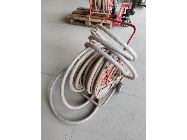 Haspel met kunststof leiding - afbeelding 2 van  2
