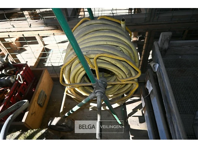 Haspel met slang - afbeelding 3 van  3
