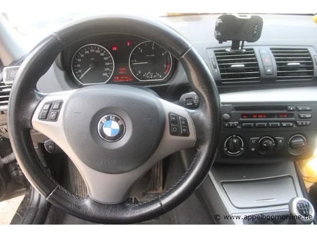 Hatchback bmw 118d, diesel, 1195cm³,90kw,1e inschr 28/2/06, wbaug310x0pu49848, 322496km, co²-uitstoot ng, euro4, kentekenbewijs i+ii, gelijkvormigheidsattest, keuring tot 16/7/24,1sleutel - afbeelding 10 van  15