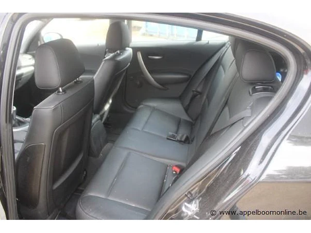 Hatchback bmw 118d, diesel, 1195cm³,90kw,1e inschr 28/2/06, wbaug310x0pu49848, 322496km, co²-uitstoot ng, euro4, kentekenbewijs i+ii, gelijkvormigheidsattest, keuring tot 16/7/24,1sleutel - afbeelding 13 van  15
