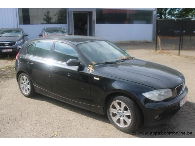 Hatchback bmw 118d, diesel, 1195cm³,90kw,1e inschr 28/2/06, wbaug310x0pu49848, 322496km, co²-uitstoot ng, euro4, kentekenbewijs i+ii, gelijkvormigheidsattest, keuring tot 16/7/24,1sleutel - afbeelding 3 van  15