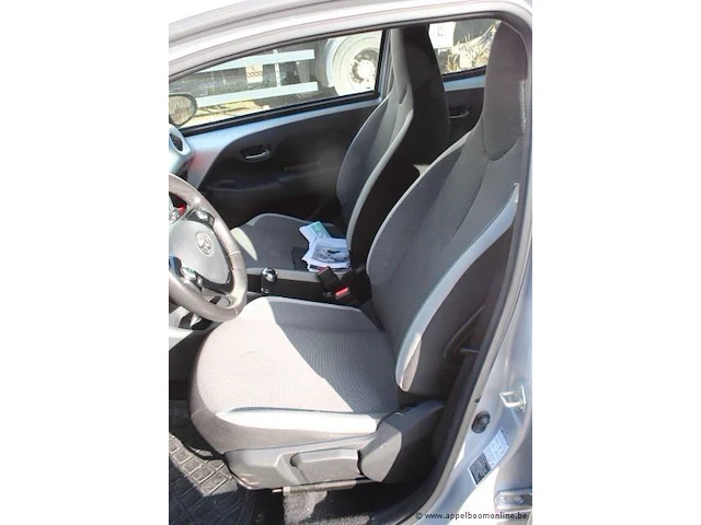Hatchback toyota aygo,benzine,998cm³,53kw, 1e inschr 11/05/21,jtdkgnec60n624991, 115686km, co²-uitstoot ng, euro6d, kenteken i (ii ontbreekt), gelijkvormigheidsattest, keuring na, zonder sleutels - afbeelding 6 van  20