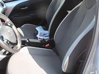 Hatchback toyota aygo,benzine,998cm³,53kw, 1e inschr 11/05/21,jtdkgnec60n624991, 115686km, co²-uitstoot ng, euro6d, kenteken i (ii ontbreekt), gelijkvormigheidsattest, keuring na, zonder sleutels - afbeelding 6 van  20