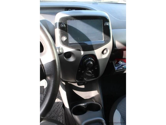 Hatchback toyota aygo,benzine,998cm³,53kw, 1e inschr 11/05/21,jtdkgnec60n624991, 115686km, co²-uitstoot ng, euro6d, kenteken i (ii ontbreekt), gelijkvormigheidsattest, keuring na, zonder sleutels - afbeelding 9 van  20