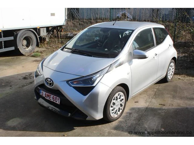 Hatchback toyota aygo,benzine,998cm³,53kw, 1e inschr 11/05/21,jtdkgnec60n624991, 115686km, co²-uitstoot ng, euro6d, kenteken i (ii ontbreekt), gelijkvormigheidsattest, keuring na, zonder sleutels - afbeelding 1 van  20