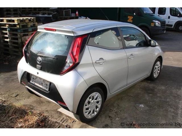 Hatchback toyota aygo,benzine,998cm³,53kw, 1e inschr 11/05/21,jtdkgnec60n624991, 115686km, co²-uitstoot ng, euro6d, kenteken i (ii ontbreekt), gelijkvormigheidsattest, keuring na, zonder sleutels - afbeelding 15 van  20