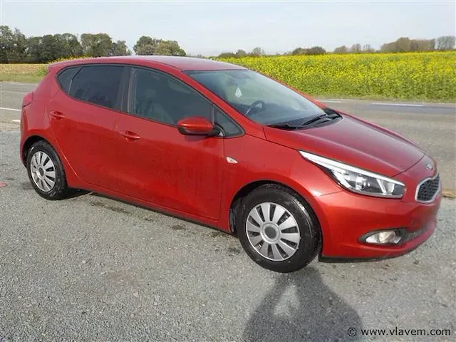 Hatchback - afbeelding 1 van  14
